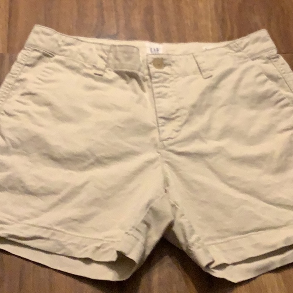 Gap 5” Shorts
